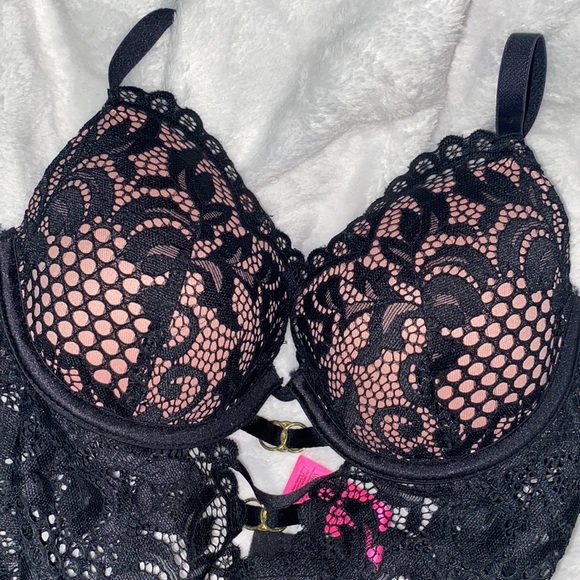LA SENZA Lace Bodysuit - Picture 2 of 3